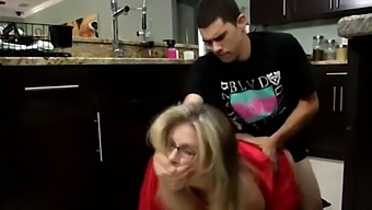 Mature Mom With Big Boobs Gives Blowjob