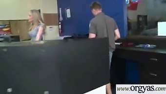 Amateur Teen Fucks For Money In Hardcore Video