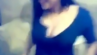 Leaked Video Of Indian Aunty In Compromising Position At Hostel Room