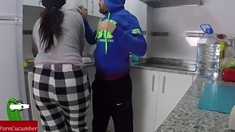 Jesús Enjoys A Mouthwatering Blowjob In The Kitchen