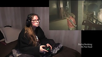 Uitați-Vă Cum Personajele Din Resident Evil 2 Se Dezbracă Pentru O Acțiune Fierbinte