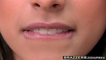 Brazzers - Layla Rose I Mercedes W Gorącym Spotkaniu W "Hot And Mean - This Is My House Bitch"