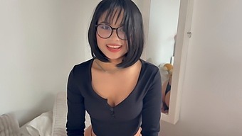 Anime Girl Loses A Bet And Gets Cum On Her Big Thighs